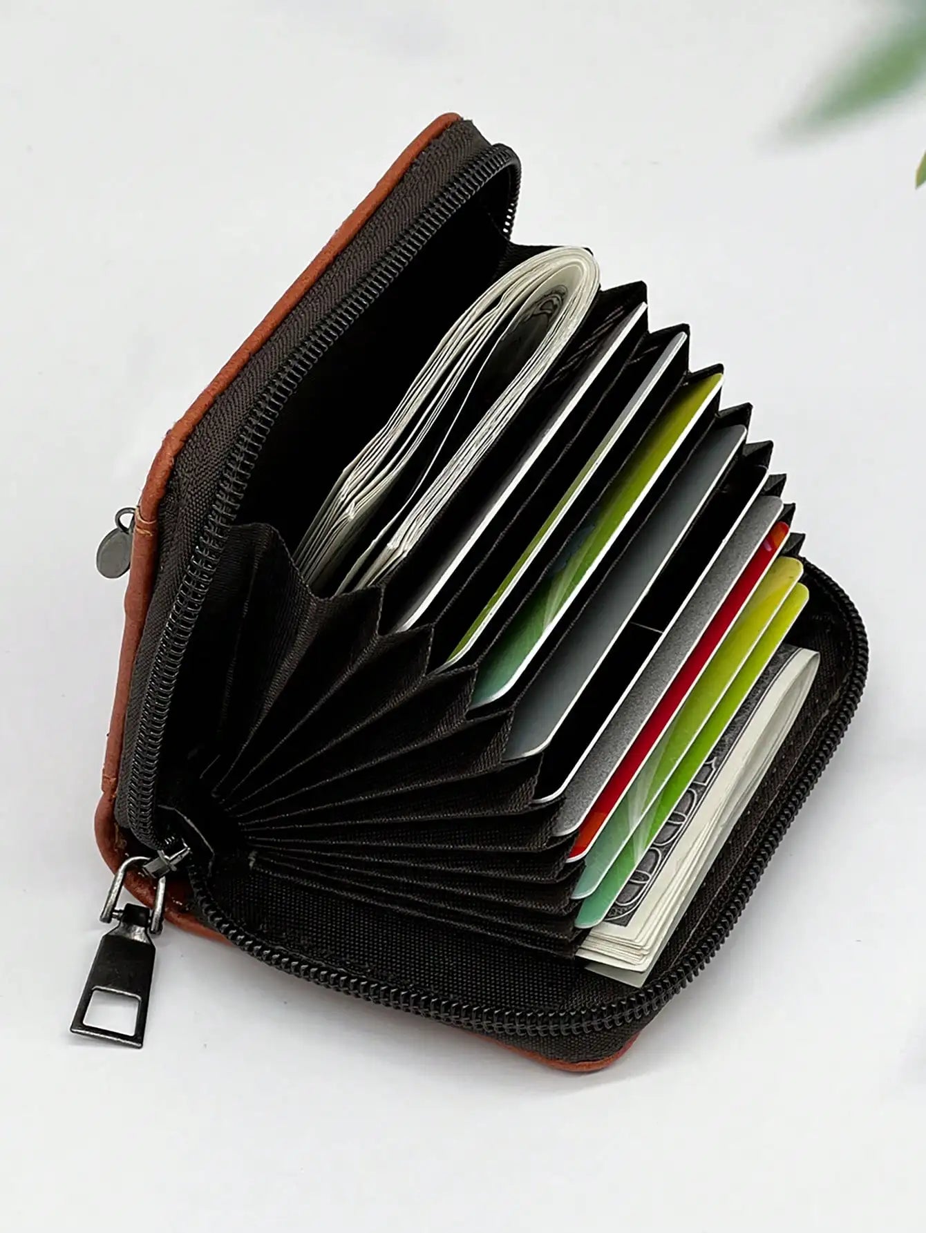 Porte-cartes accordéon rétro en simili cuir avec grande capacité et fermeture zippée