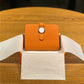 Porte-carte en cuir de vachette grainé avec fermoir rotatif - luxe unisexe