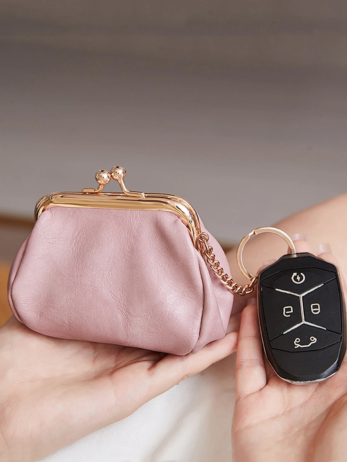 Mini porte-monnaie rétro en cuir PU avec fermoir Kiss Lock et porte-clés intégré — photo 2