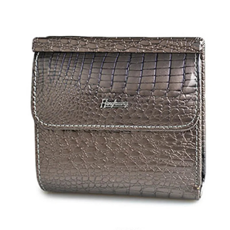 Petit portefeuille femme en cuir véritable avec texture crocodile — photo 10