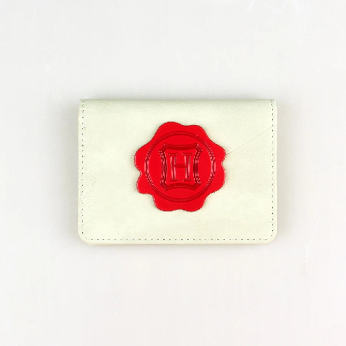 Porte-cartes de designer pour femme avec badge métallique et fermeture hasp — photo 4