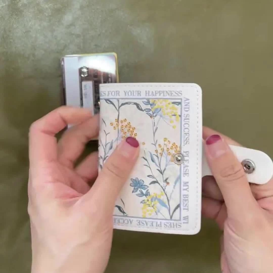 Porte-cartes femme accordéon, quatre imprimés fleuris vintage