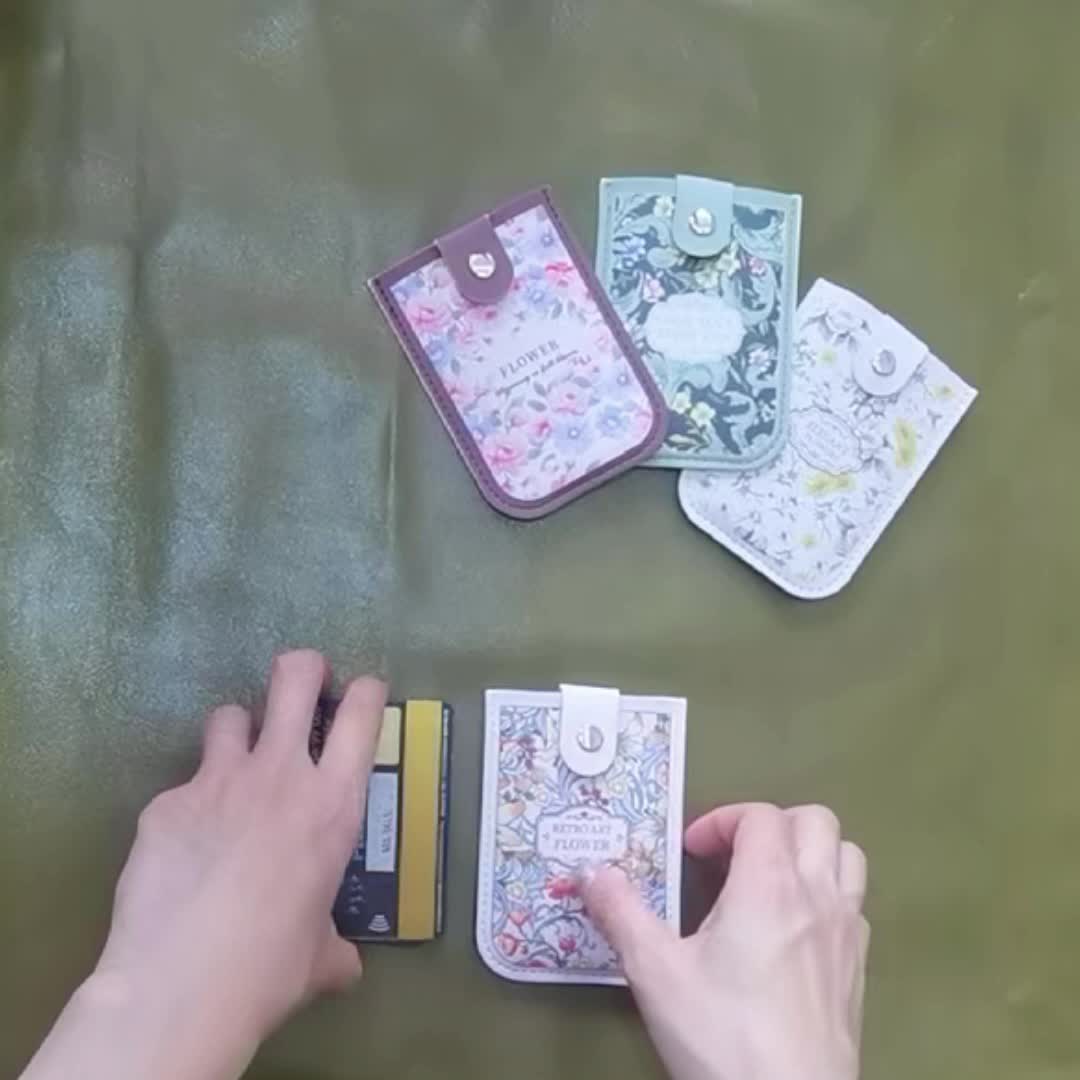 Porte-cartes femme à tirette, cinq cartes, 10,5 x 7,5 cm