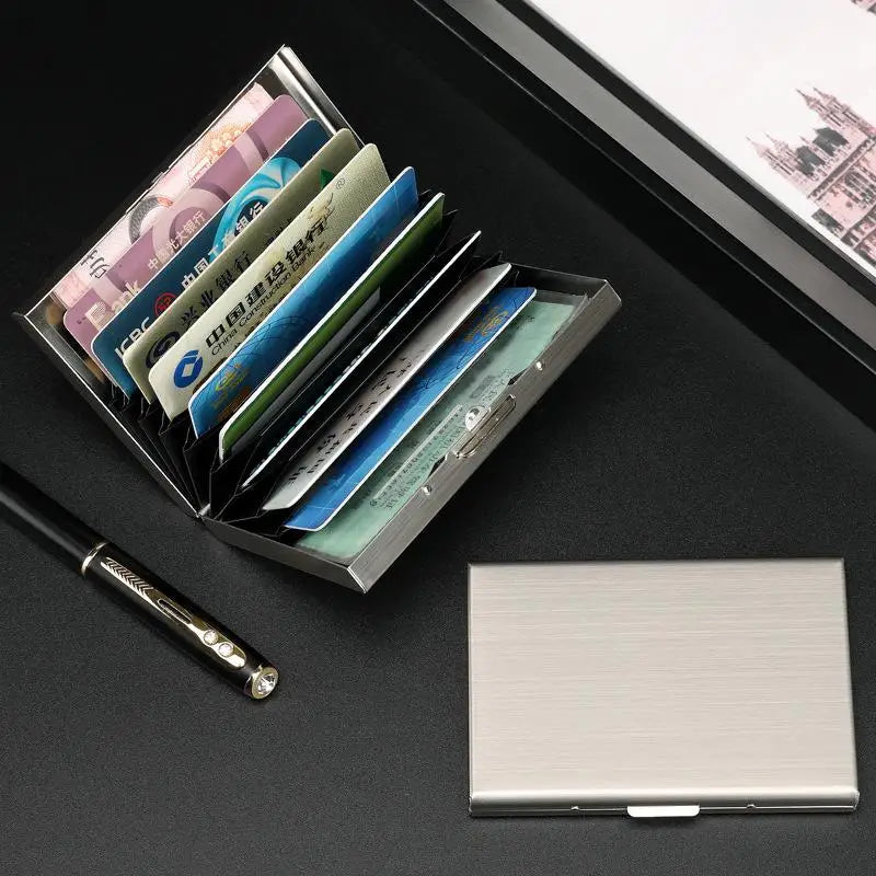 Porte-cartes RFID aluminium effet carbone compact avec fermeture clip et design élégant unisexe — photo 2