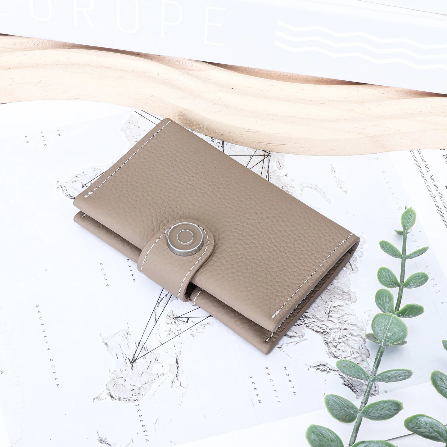 Porte-cartes ultra-fin en cuir véritable avec fermeture pression pour femme et homme — photo 11 Image