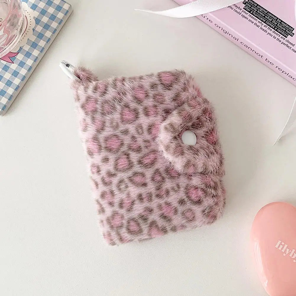 Porte-monnaie léopard en peluche avec fermeture pression et poche zippée — photo 10