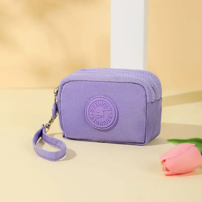 Porte-monnaie compact en nylon imperméable avec porte-cartes zippé pour femme — photo 2 Image