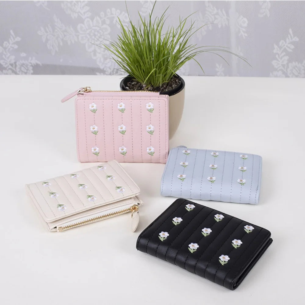 Portefeuille court en cuir PU avec motif fleur et fermeture zippée sécurisée — photo 4