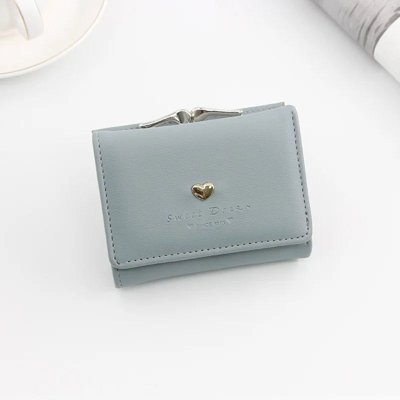 Portefeuille femme compact avec fermoir rétro et petit cœur doré — photo 10