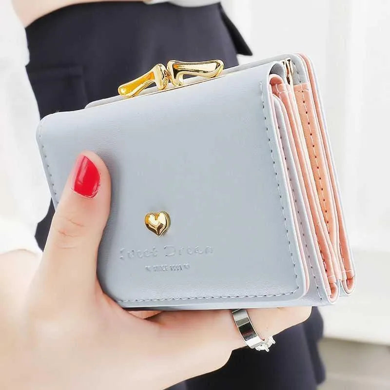 Portefeuille femme compact avec fermoir rétro et petit cœur doré — photo 3
