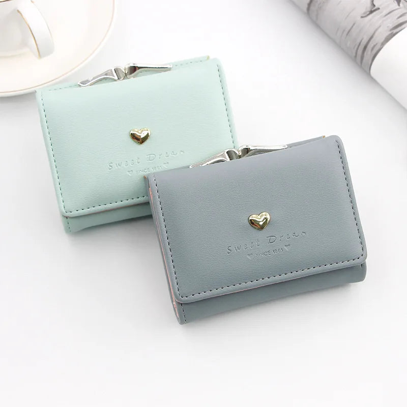 Portefeuille femme compact avec fermoir rétro et petit cœur doré — photo 5