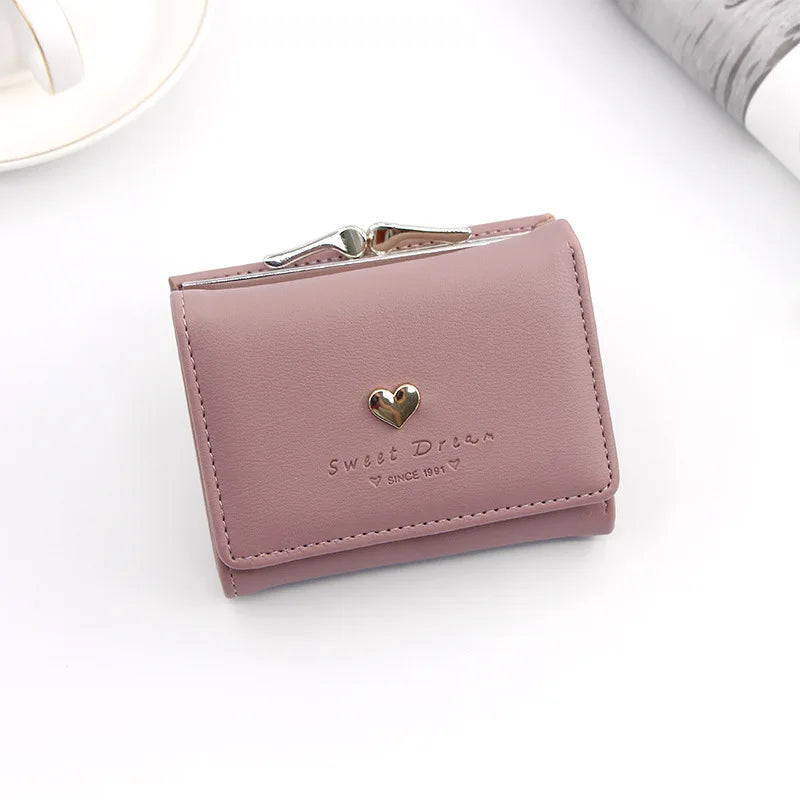 Portefeuille femme compact avec fermoir rétro et petit cœur doré — photo 6