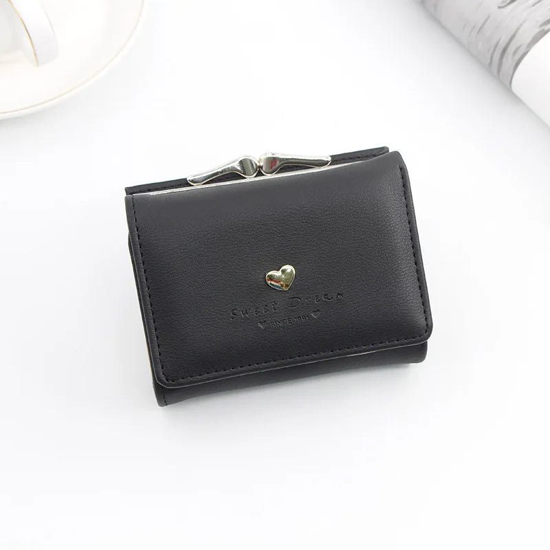 Portefeuille femme compact avec fermoir rétro et petit cœur doré — photo 7