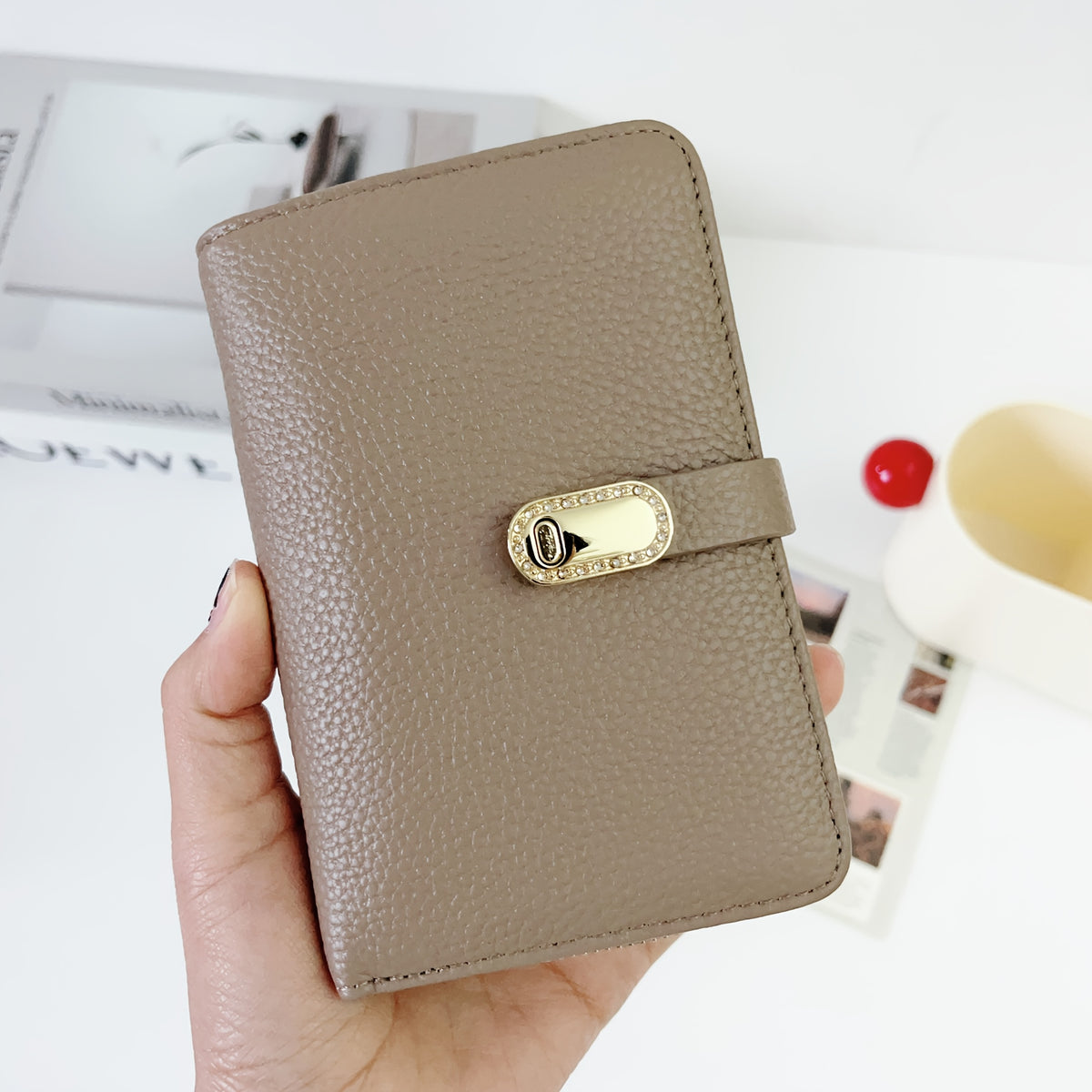 Portefeuille femme compact en cuir, fermoir doré à strass