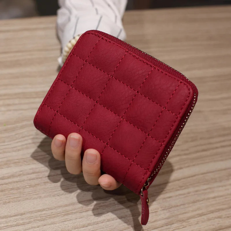 Portefeuille femme compact en cuir PU matelassé avec zip et fermoir sécurisé — photo 12