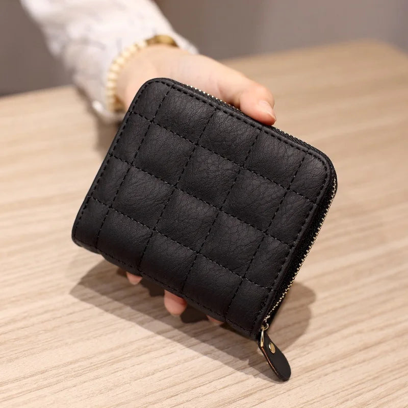 Portefeuille femme compact en cuir PU matelassé avec zip et fermoir sécurisé — photo 4
