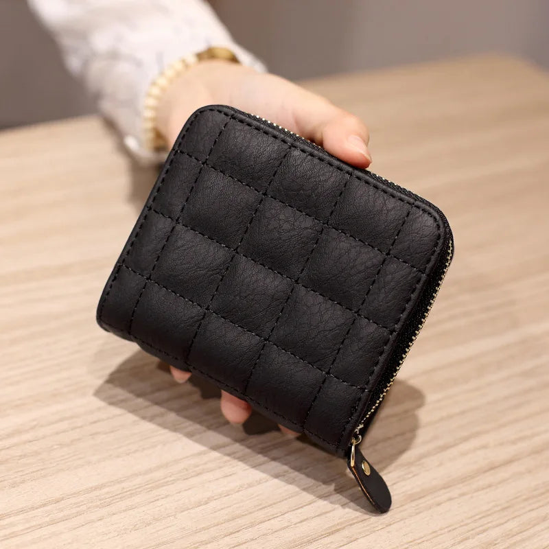 Portefeuille femme compact en cuir PU matelassé avec zip et fermoir sécurisé — photo 7