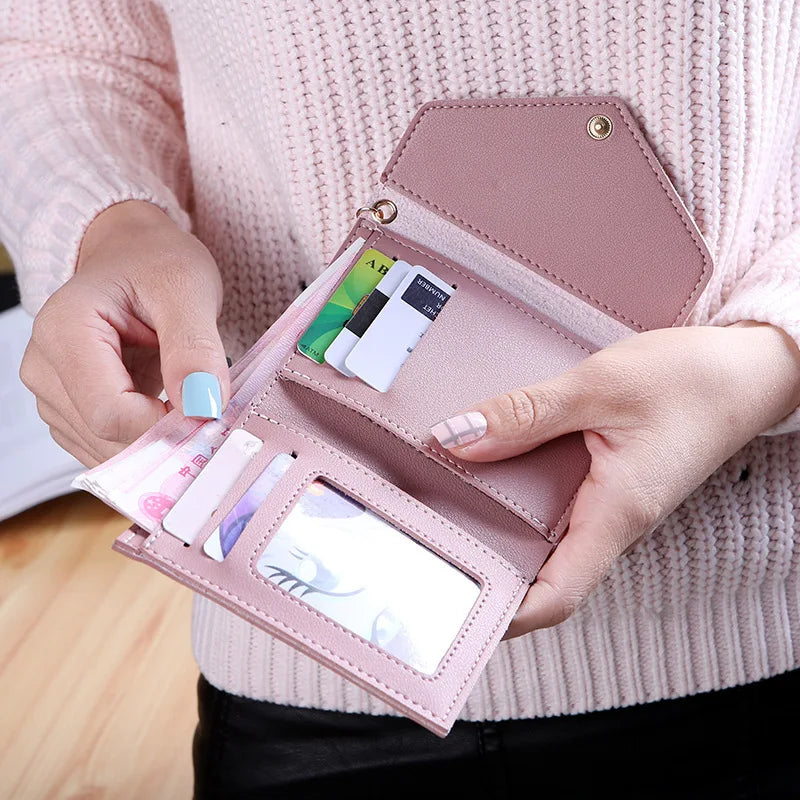 Portefeuille femme compact en cuir PU avec rabat et pompon élégant — photo 6