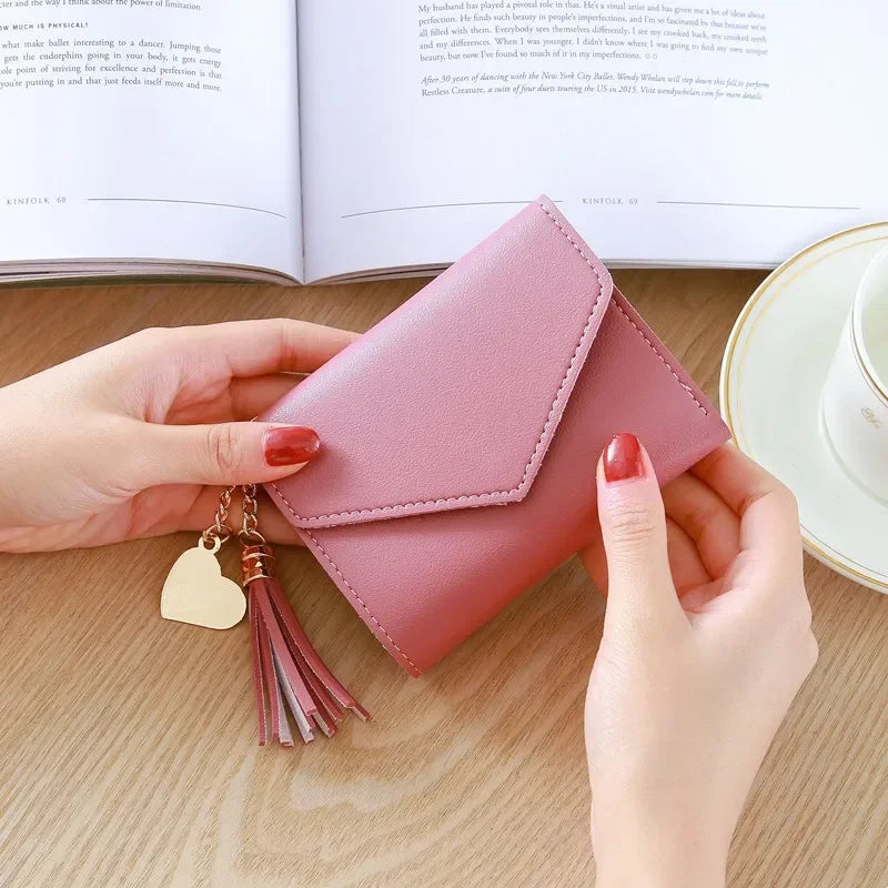 Portefeuille femme compact en cuir PU avec rabat et pompon élégant — photo 7