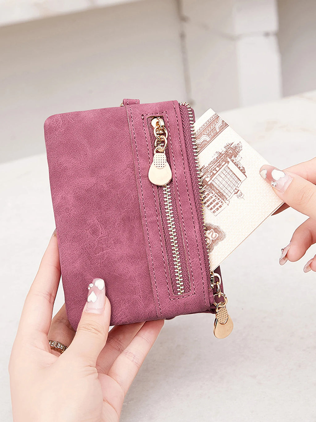 Portefeuille femme compact en cuir PU avec zip et dragonne amovible élégante — photo 2