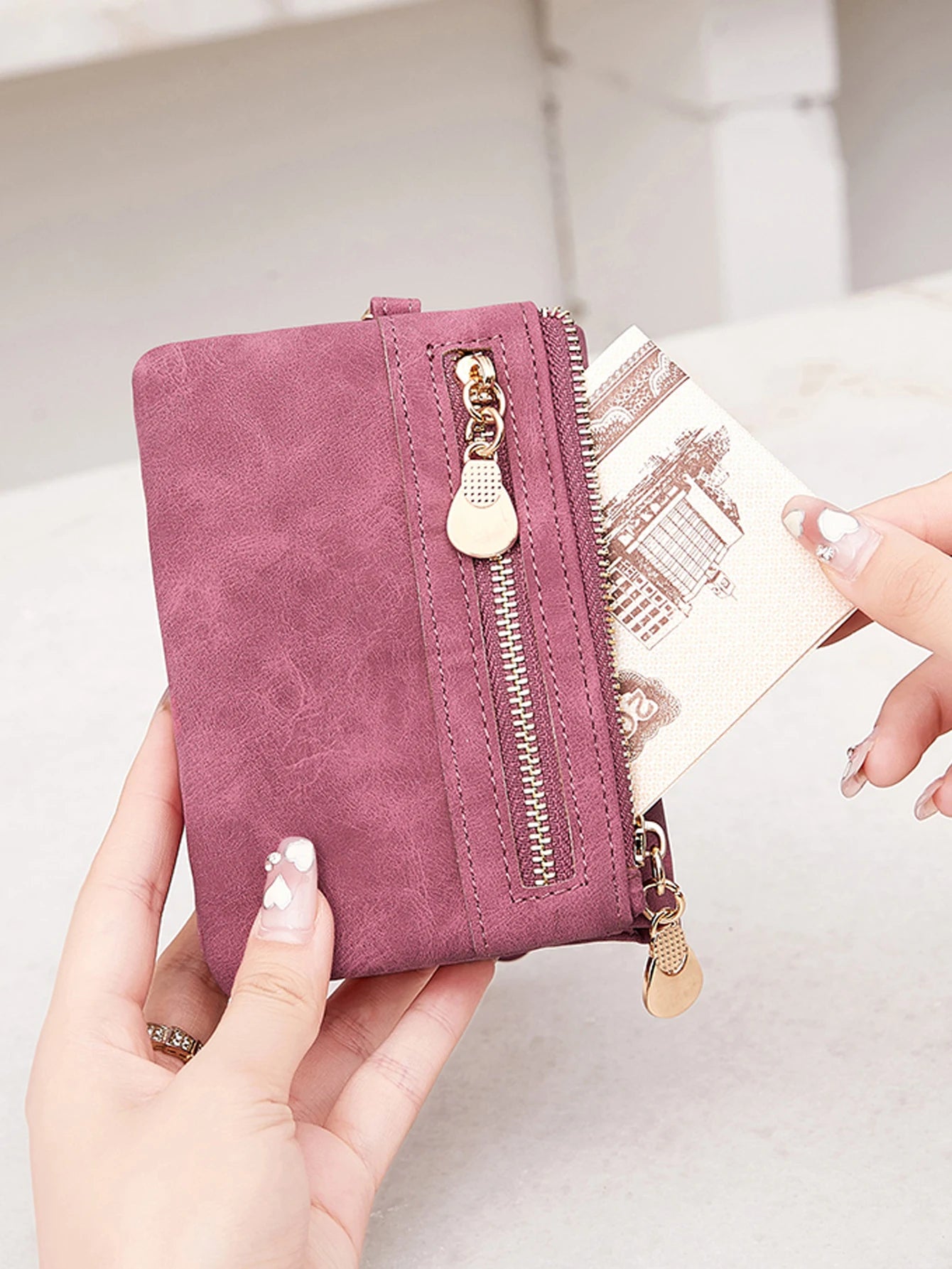 Portefeuille femme compact en cuir PU avec zip et dragonne amovible élégante — photo 2 Image