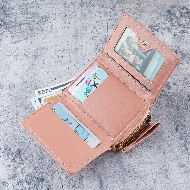 Portefeuille femme compact en cuir PU avec zip, rabat et dragonne multifonction — photo 4
