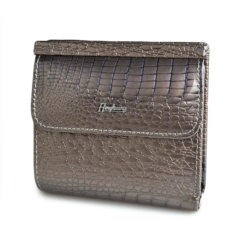 Portefeuille femme compact en cuir véritable motif crocodile avec bouton pression élégant — photo 9