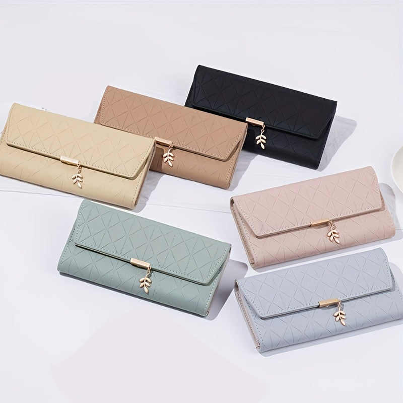 Portefeuille femme long beige, surpiqûre losange et rabat