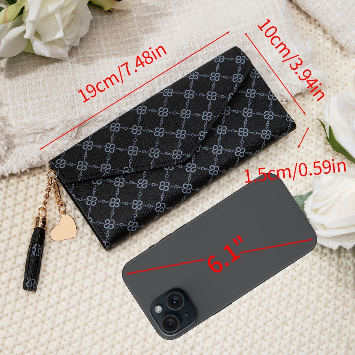 Portefeuille femme long à rabat, 10 fentes et pompon cœur