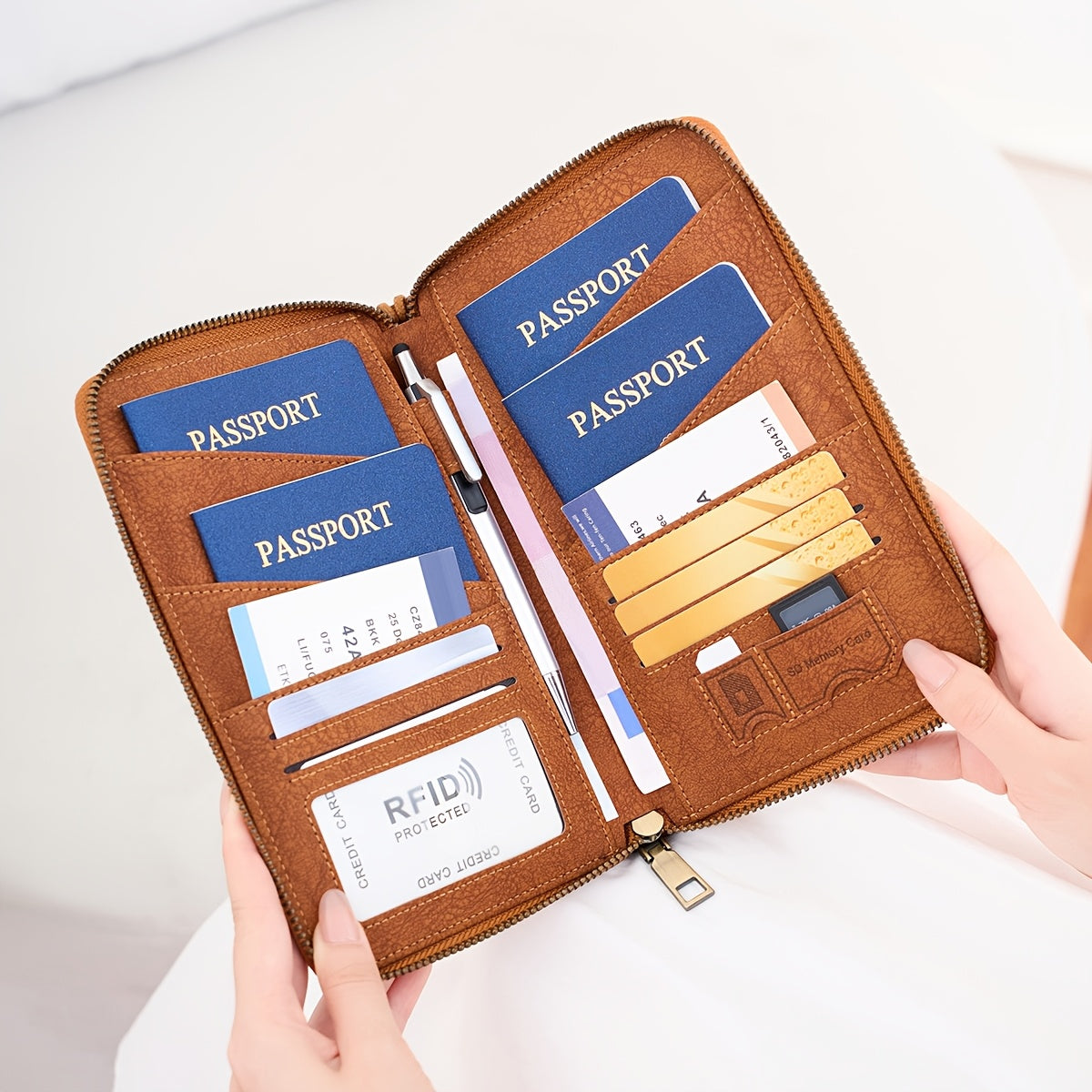 Portefeuille femme de voyage zippé, 4 passeports et anti-RFID