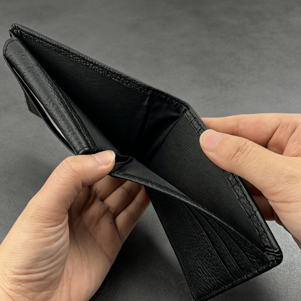 Portefeuille homme cuir grainé noir de 1,7 cm d'épaisseur