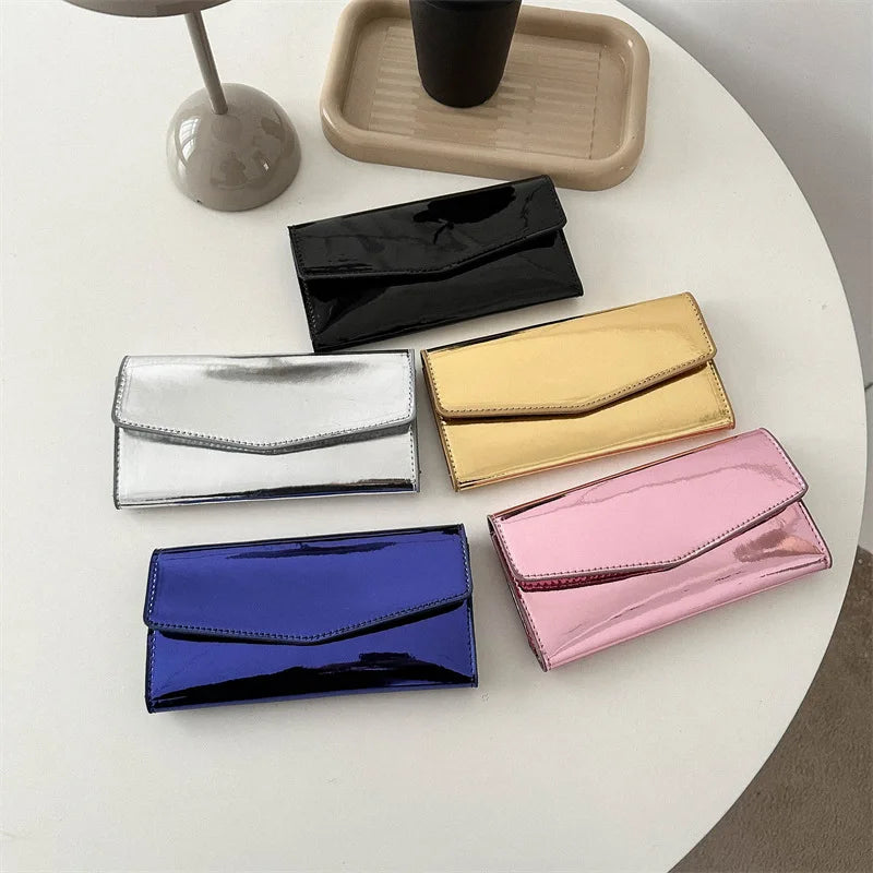 Portefeuille long pour femme en cuir verni brillant style pochette — photo 2