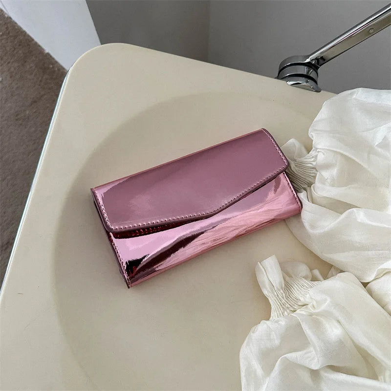 Portefeuille long pour femme en cuir verni brillant style pochette — photo 7