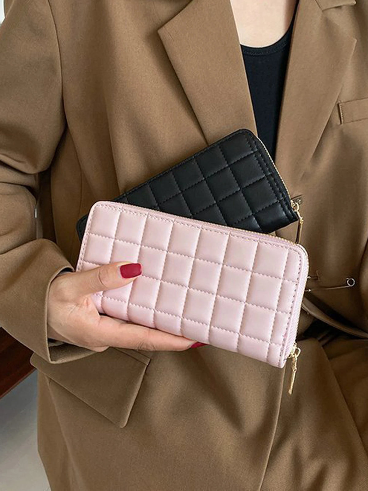 Portefeuille long matelassé pour femme avec fermeture éclair et multi-compartiments cartes — photo 1