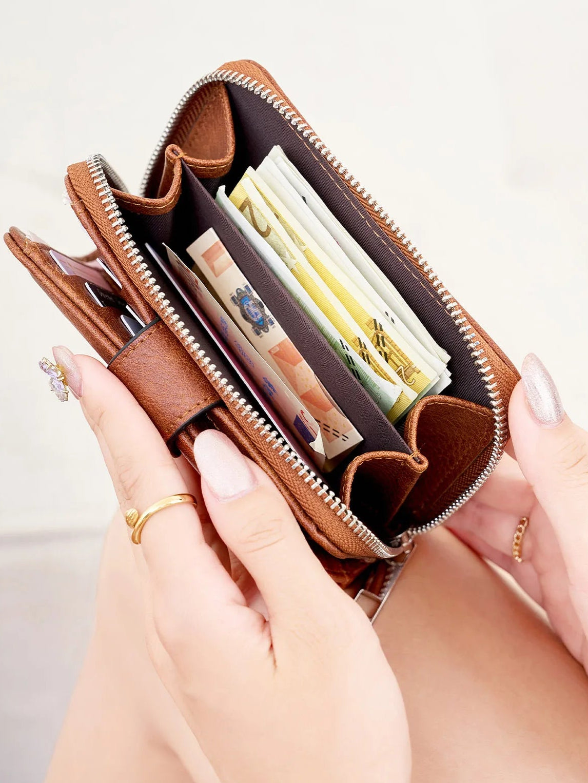 Portefeuille vintage pour femme en cuir PU avec protection RFID — photo 2