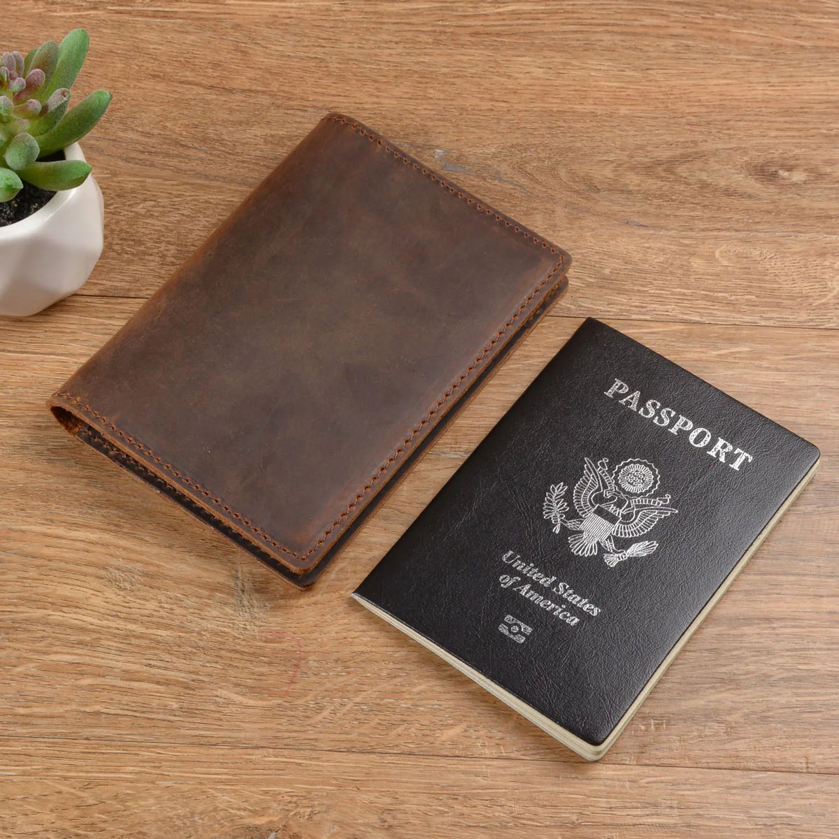 Protège-passeport artisanal en cuir Crazy Horse - Organisateur de voyage premium — photo 3