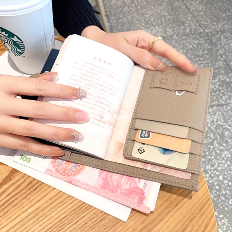 Protège-passeport luxueux en cuir de vachette personnalisé avec initiales — photo 2